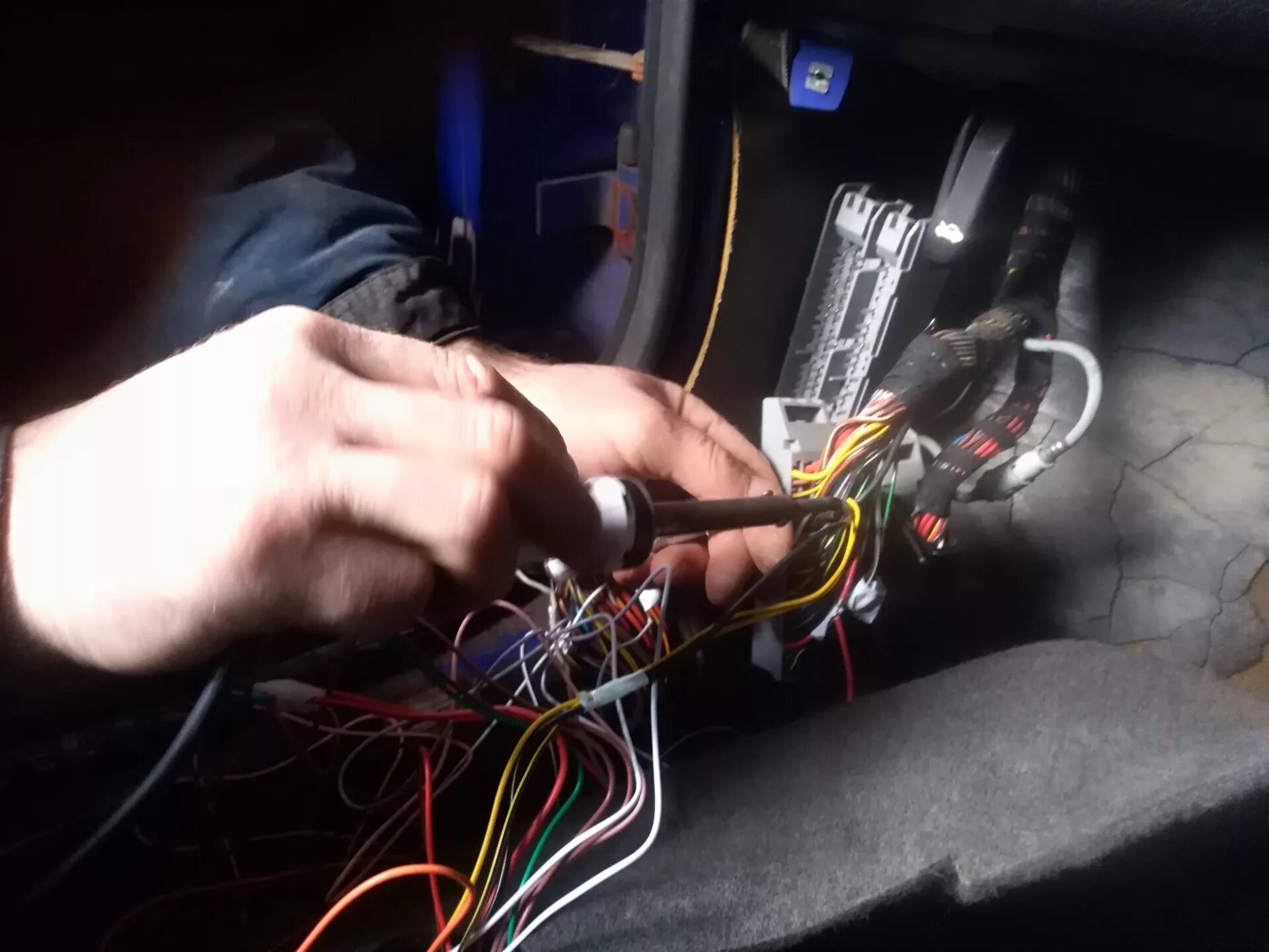 Реле центрального замка опель вектра c. Не работает центральный замок опель. Не работает центральный замок опель. Блок центрального замка на opel zafira b. Ремонт центрального замка опель корса.