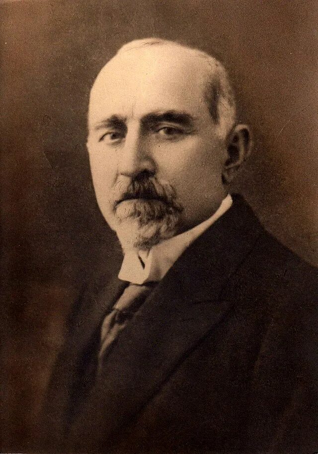 Чхеидзе николай семенович. Чхеидзе председатель петроградского совета. Петроградский совет рабочих и солдатских депутатов в 1917. Чхеидзе и керенский. Чхеидзе 1917.