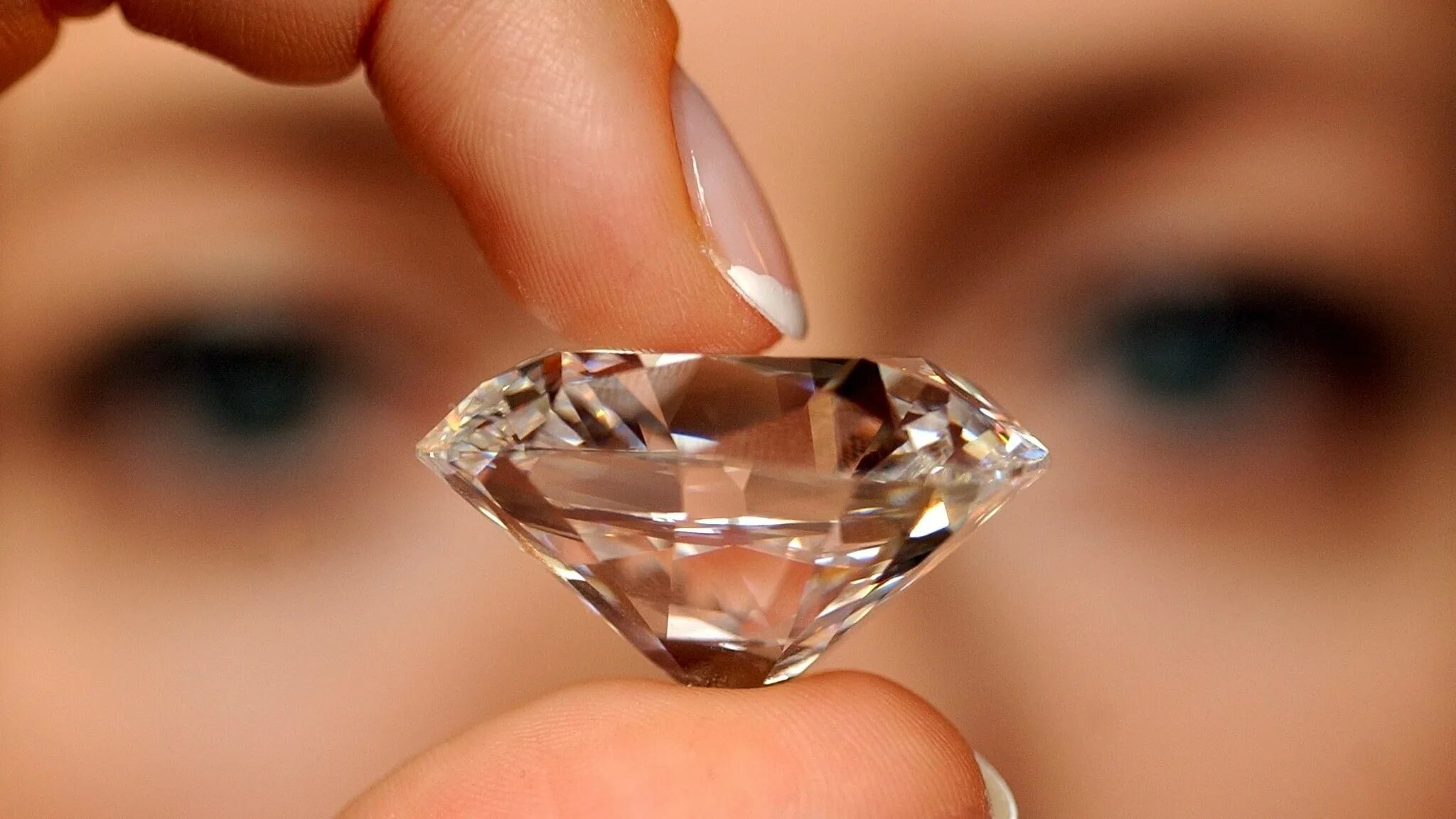День ювелира. Стеклянный бриллиант большой. Как называется фальшивый алмаз. Swarovski zirconia фианит бриллиант. Uks diamond.
