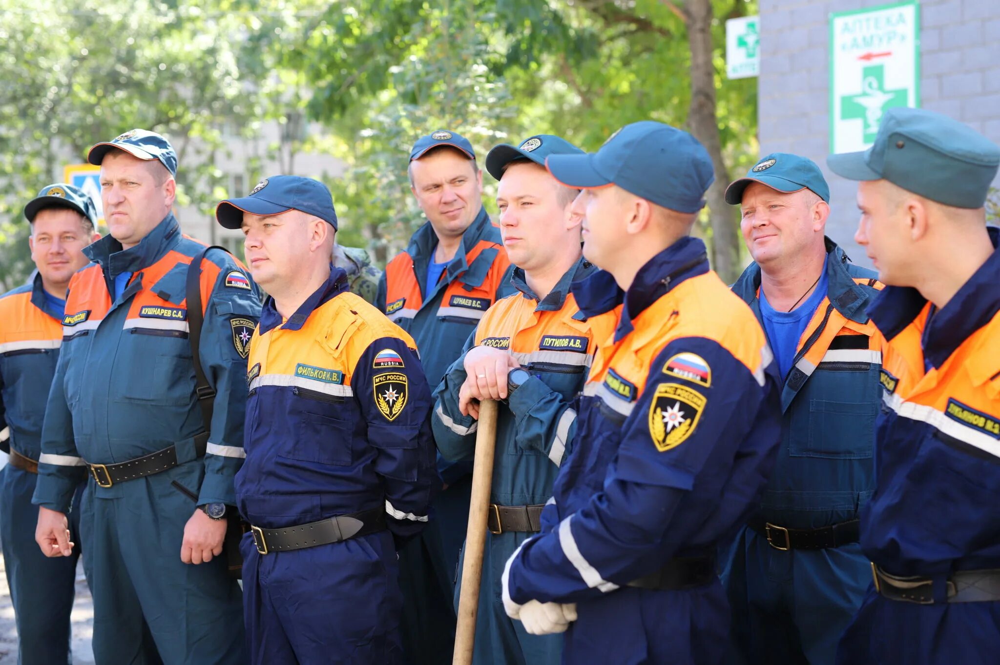 Группа спасателей. Группа спасателей. Группа спасателей. Дврпсо мчс россии. Спасатели мчс россии.