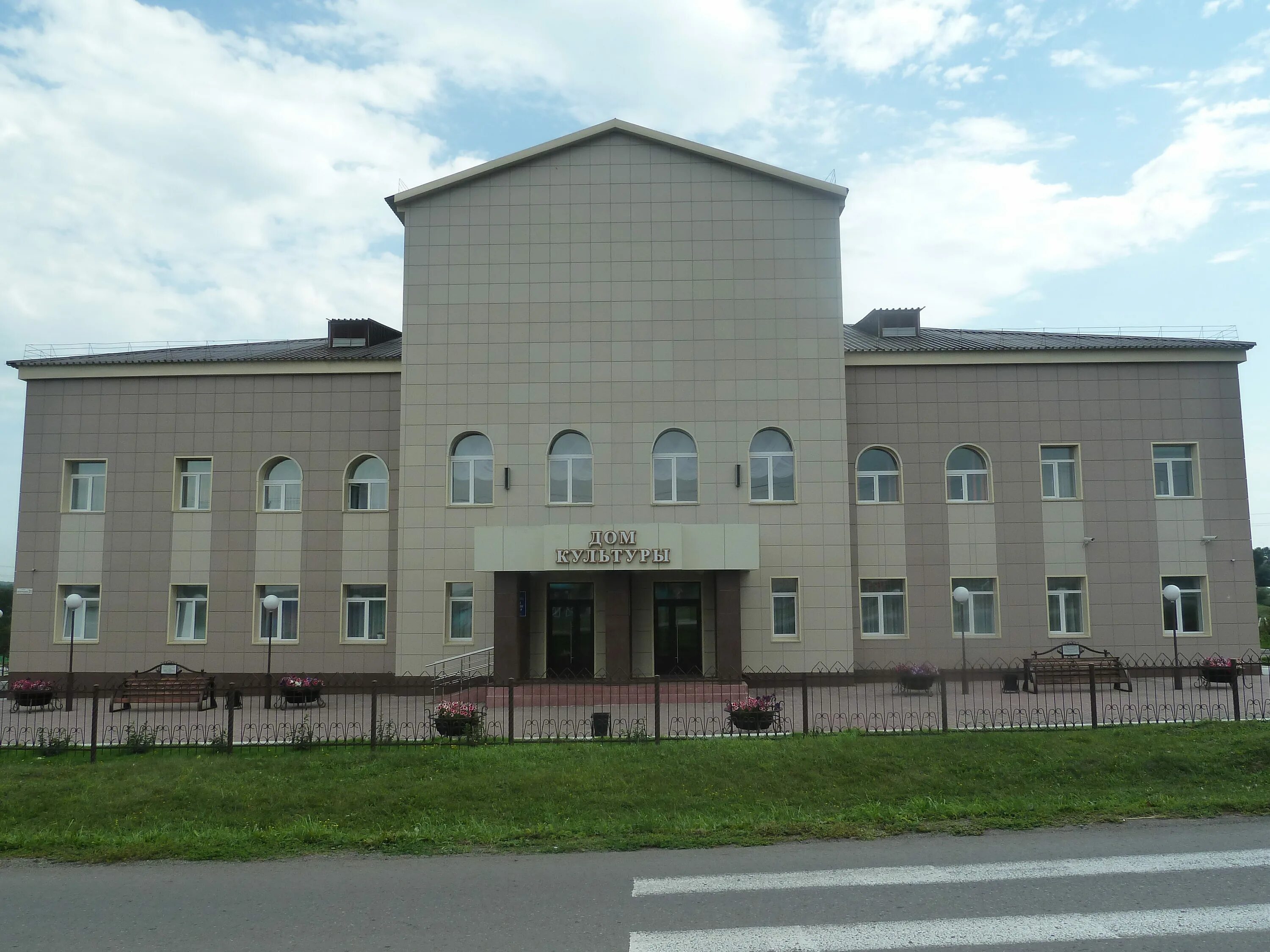 Погода в большой талде прокопьевского. Школа большая Талда Прокопьевский район. Село большая Талда Кемеровская область. Кемеровская область дом культуры. Дворец культуры Трудармейский.