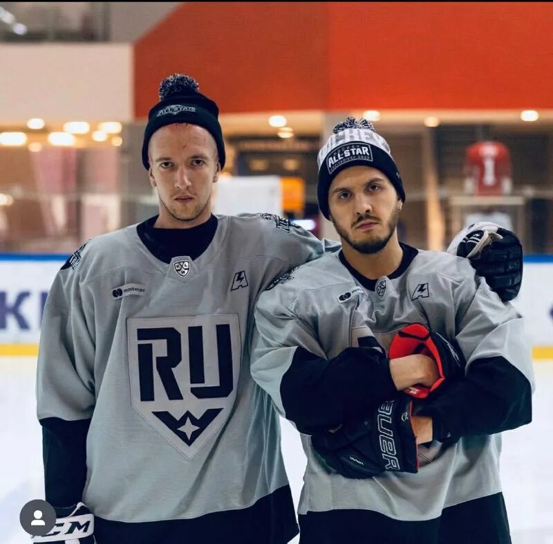 вратарская зона в хоккее. копыч hockey brothers. Hockey brothers настя. Hockey brothers фото. хоккей бразерс состав.