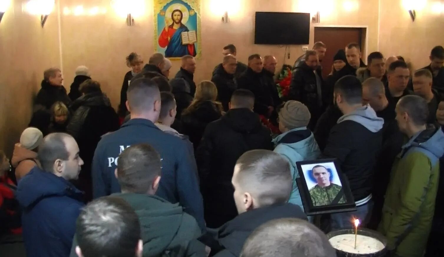 В нижнем тагиле простились. Дети прощаются. Прощание с погибшими в нижнем тагиле. Свято-троицком кафедральном соборе нижнего тагила. Прощание с погибшими в нижнем тагиле.