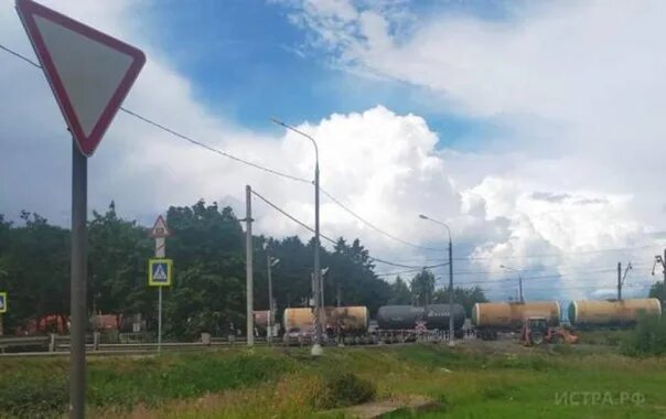 Истра жители. Работа новопетровск. Новопетровское мемориал. Моу новопетровская сош. Новопетровская школа-интернат.