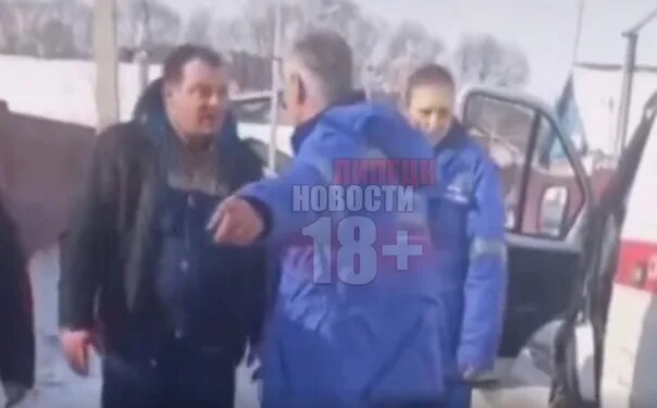 Нападение на сотрудников сегодня. В Липецке напали на скорую. Нападение на врачей скорой помощи. Нападение на скорую помощь. Работники скорой Липецк.