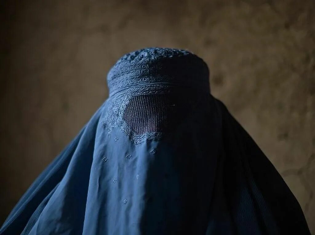 Бурка паранджа никаб. Никаб хиджаб бурка. Никаб в Афганистане. Бурка Афганистан.