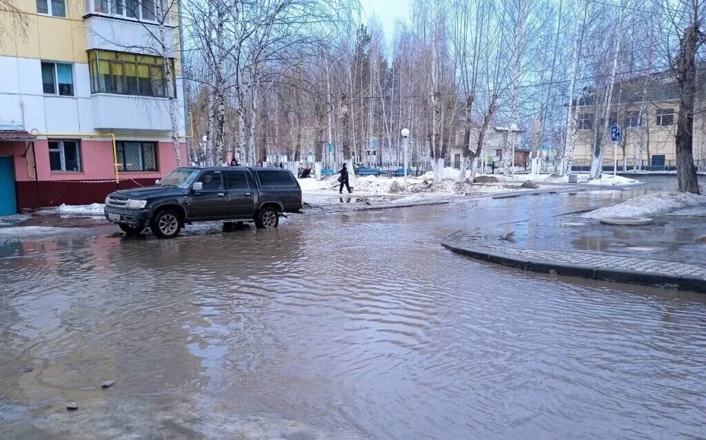 Ханты-мансийский автономный округ югра на карте. Горноправдинск ханты-мансийск карта. Екатеринбург ханты мансийск карта. Зимний нефтеюганск. Центр ханты мансийского автономного округа.