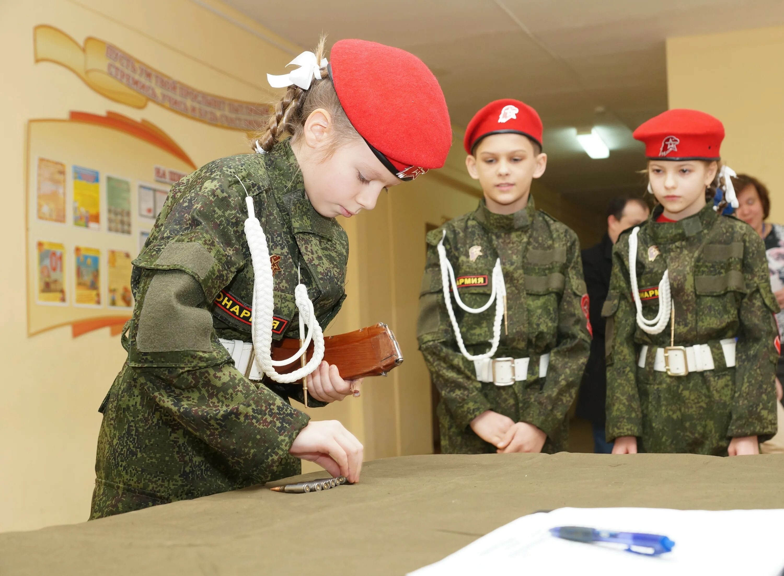 День юного защитника. Военная форма. Юные защитники Отечества. Юные защитники Родины. Юный защитник.