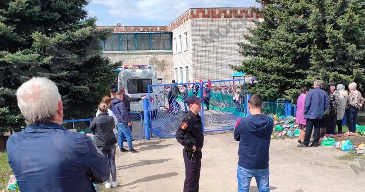 Нападение в саду. Детсад Рябинка Вешкайма стрельба. Ульяновск стрельба в детском. Вешкайма стрельба в детском саду. Теракт в детском саду в Вешкайме.