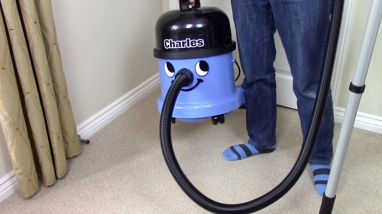 Пылесос Numatic. Пылесос бинотон wet Dry Vacuum Cleaner et 1023. Numatic Charles wet & Dry Vacuum Cleaner Unboxing & first look. Нуматик Джордж моющий пылесос. Пылесос сильно греется