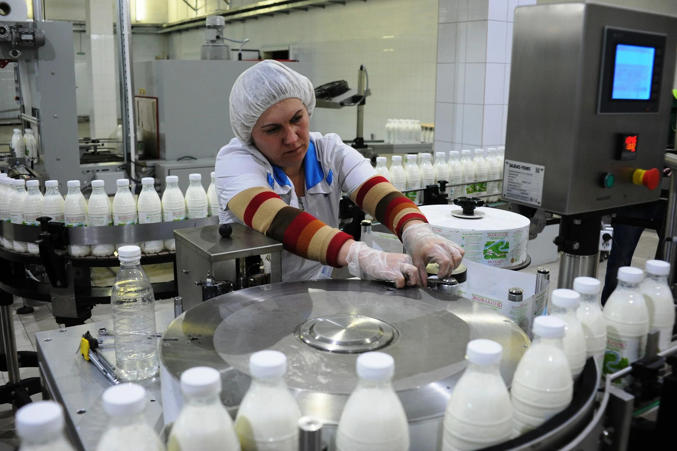 Молочный завод производство. Молочный завод Вакинское Агро. Молочная промышленность. Производство молока. Производство молочных продуктов.