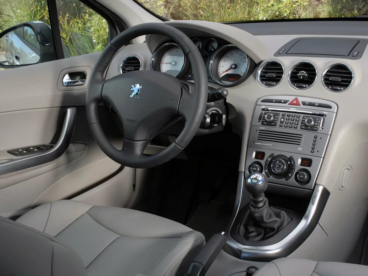 Машина пежо салон. Peugeot 708. Пежо 308 rcz. Peugeot 708. Peugeot 308 салон.