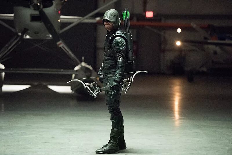 Arrow r