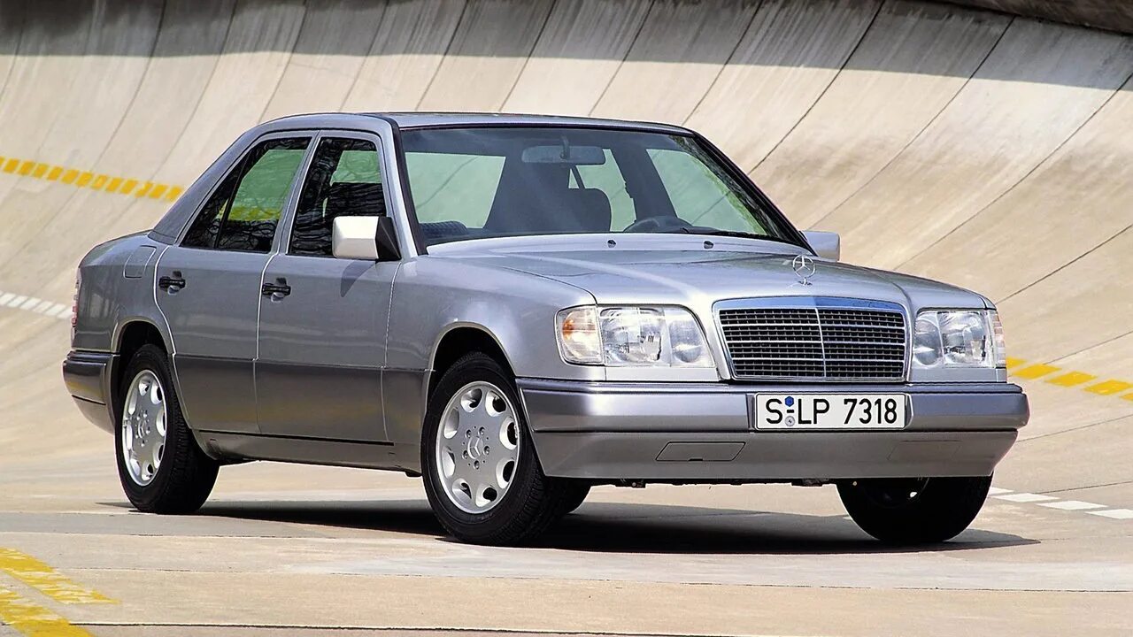 124 тыс. Mercedes-Benz w124. Mercedes Benz w124 e200. Mercedes-Benz w124 200. Mercedes e w124.