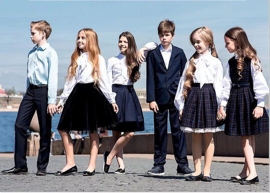 одежда в школу. школьная форма на последний звонок. дети в школьной форме. школьная форма барнаул. школьники сша.