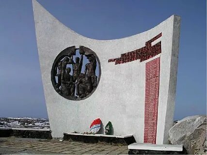 8 памятников