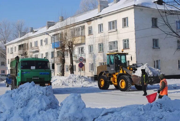 Погода в барабинске на сегодня. Вывоз снега с придомовой территории. Благоустройство Барабинск грейдер. Снег в Барабинске. Снегопад в Барабинске.