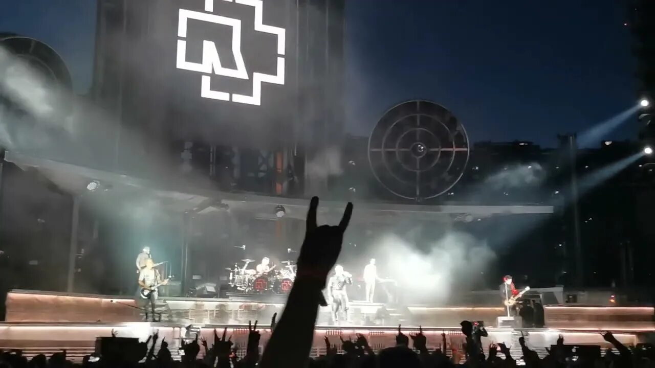 Rammstein Live Prague 2022. Рамштайн 2022 концерт. Рамштайн сейчас. Рамштайн концерт в Праге.