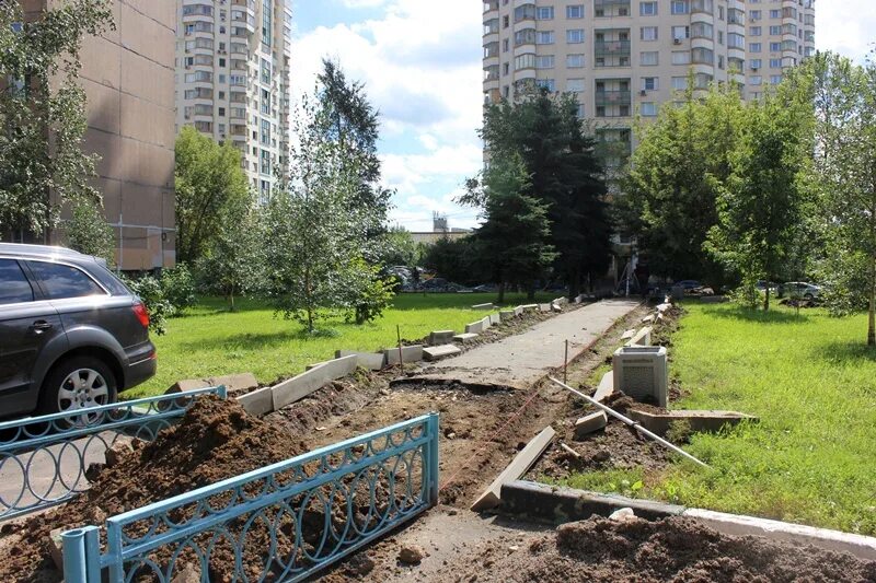 Что происходит в братеево. Борисовские пруды благоустройство. благоустройство пруда в братеево. благоустройство двора братеево.