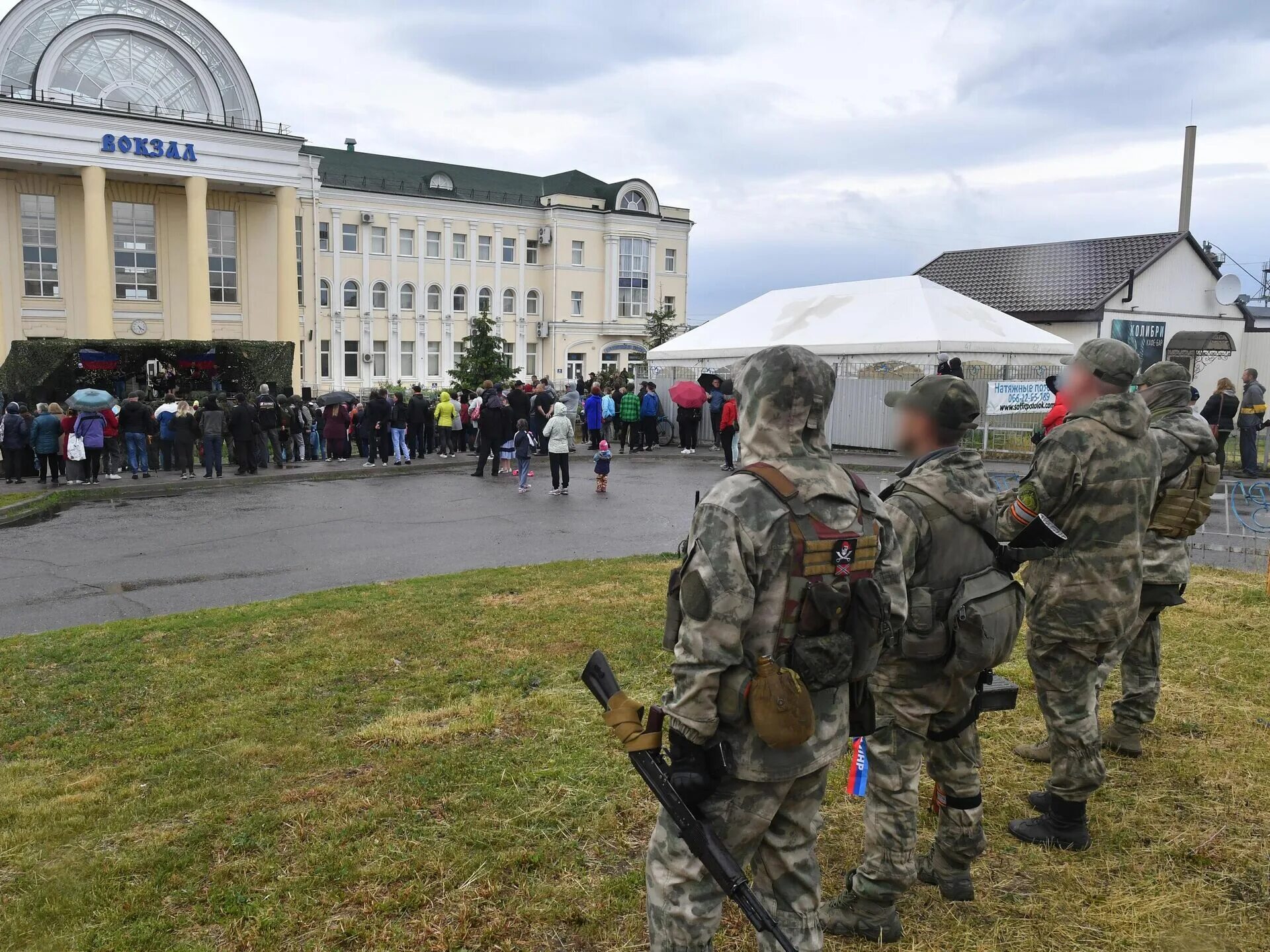 Вс рф на купянск. Российские военные. Город Купянск Харьковская область. Украинцы военные. Российские войска в Купянске.