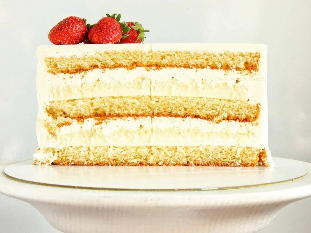 Торт бисквитный с кремом из сливок и творожного сыра. Формируем торт. Маковый торт с кремом из творожного сыра. Торт медовик классический с заварным. Торт золотой ключик шоколадный.