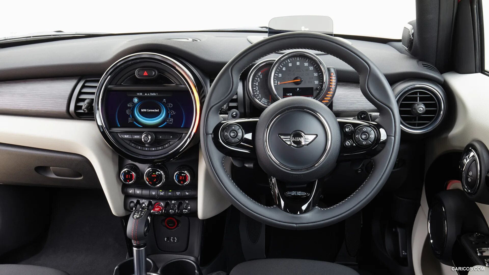 Mini комплектации. Мини купер hatch 2016 1.5. mini f56 interior. mini cooper f55. mini cooper s салон мкпп 2019.