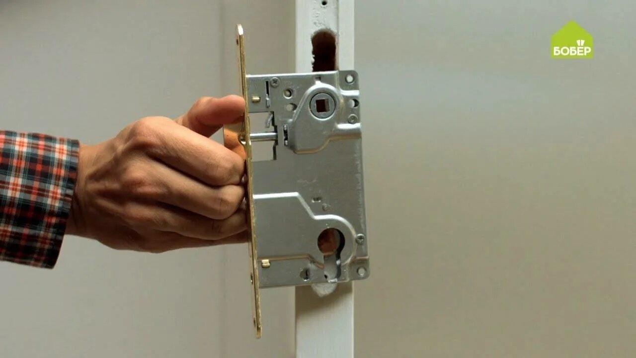 как устроен замок межкомнатной двери