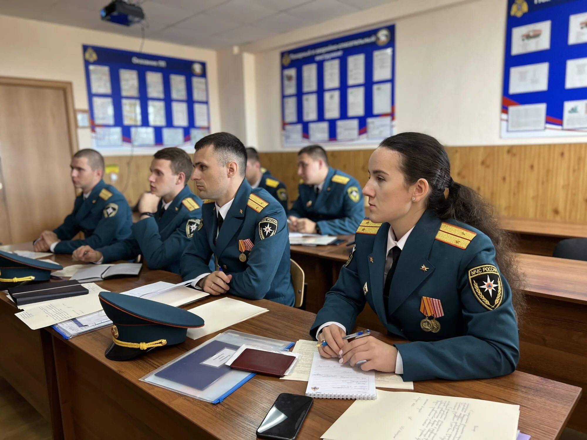 Мчс фсин. МЧС Мурманск. Лейтенант МЧС. ГУ МЧС по Мурманской области. МЧС ВРШ Мурманск.