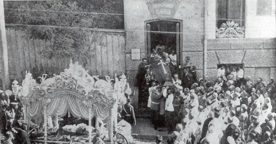 Киево-печерская лавра могила столыпина. Реформы столыпина 1906-1911. Могила столыпина в киево-печерской. Могила петра аркадьевича столыпина. Причина гибели столыпина.