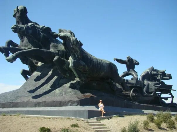 Песня тачанка ростовчанка. Тачанка-ростовчанка памятники ростова-на-дону. Песня тачанка ростовчанка. Песня тачанка ростовчанка. Песня тачанка ростовчанка.