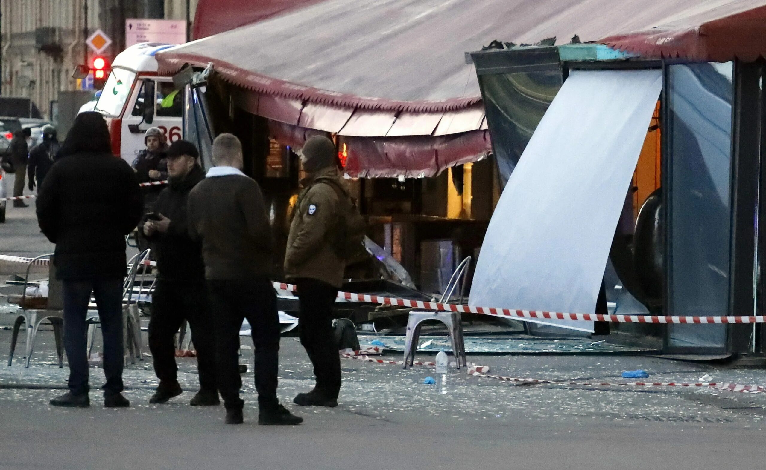 Взрыв в кафе в Санкт-Петербурге. Взрыв в Питере в кафе 2 апреля 2023.