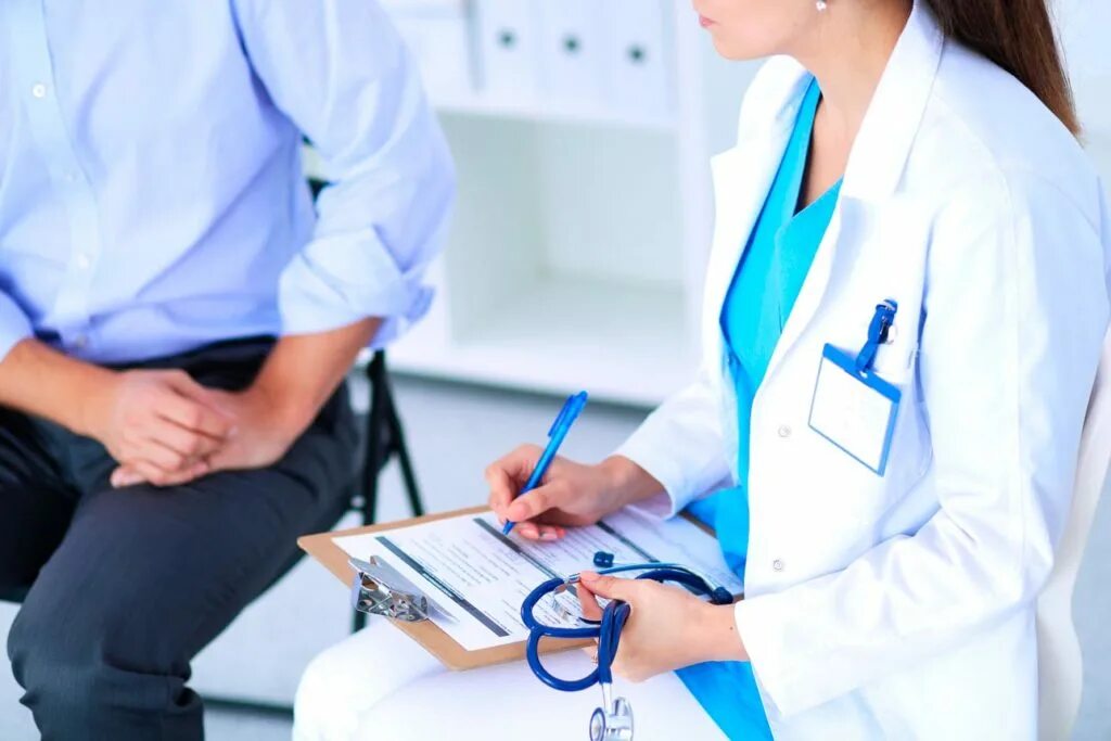 Медосмотр работников. Регулярные медицинские осмотры. Своевременная диспансеризация. Профосмотр на предприятиях. Диспансеризация фото.