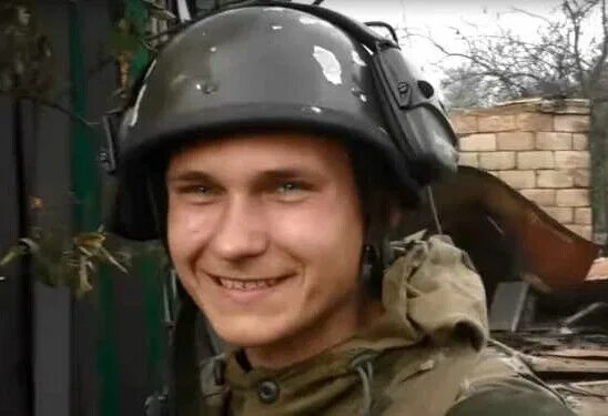 87 kinoe ru позывной пассажир. Позывной Топал 19-летний командир. Позывной Каскад. Свой позывной. Украинские военные молодые.