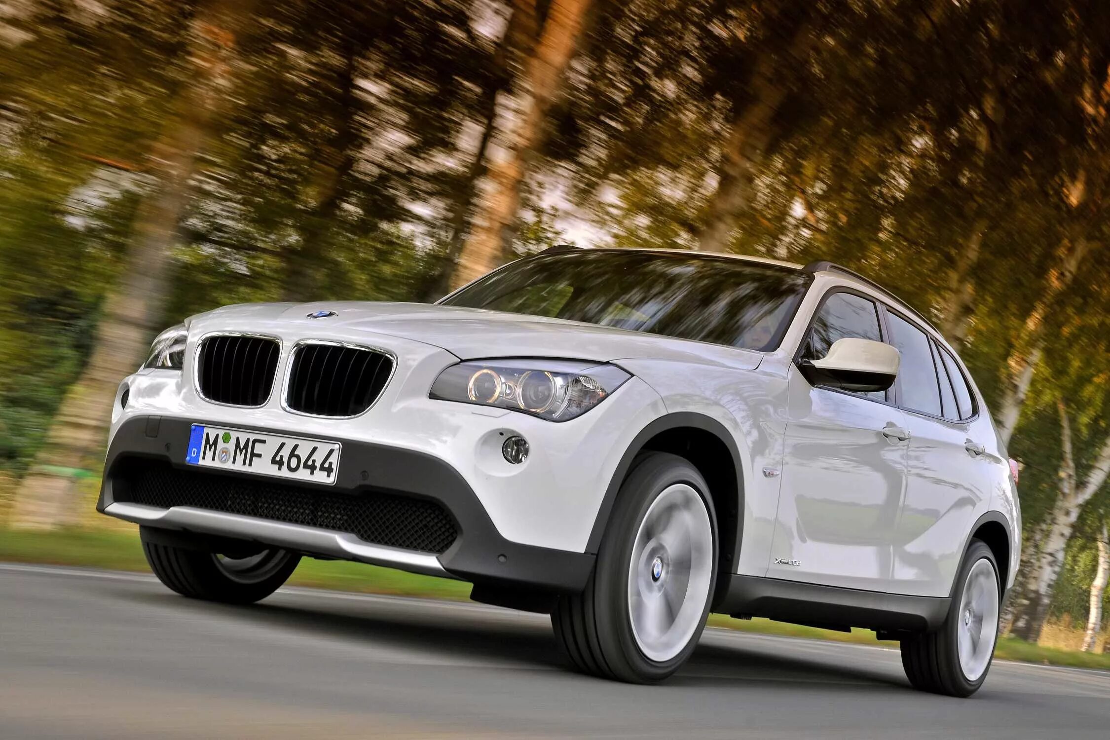 Х 1 автомобиль. BMW x1 e84. BMW x1 e84 2012. BMW x1 e84 дорестайлинг. BMW x1 e84 2009.