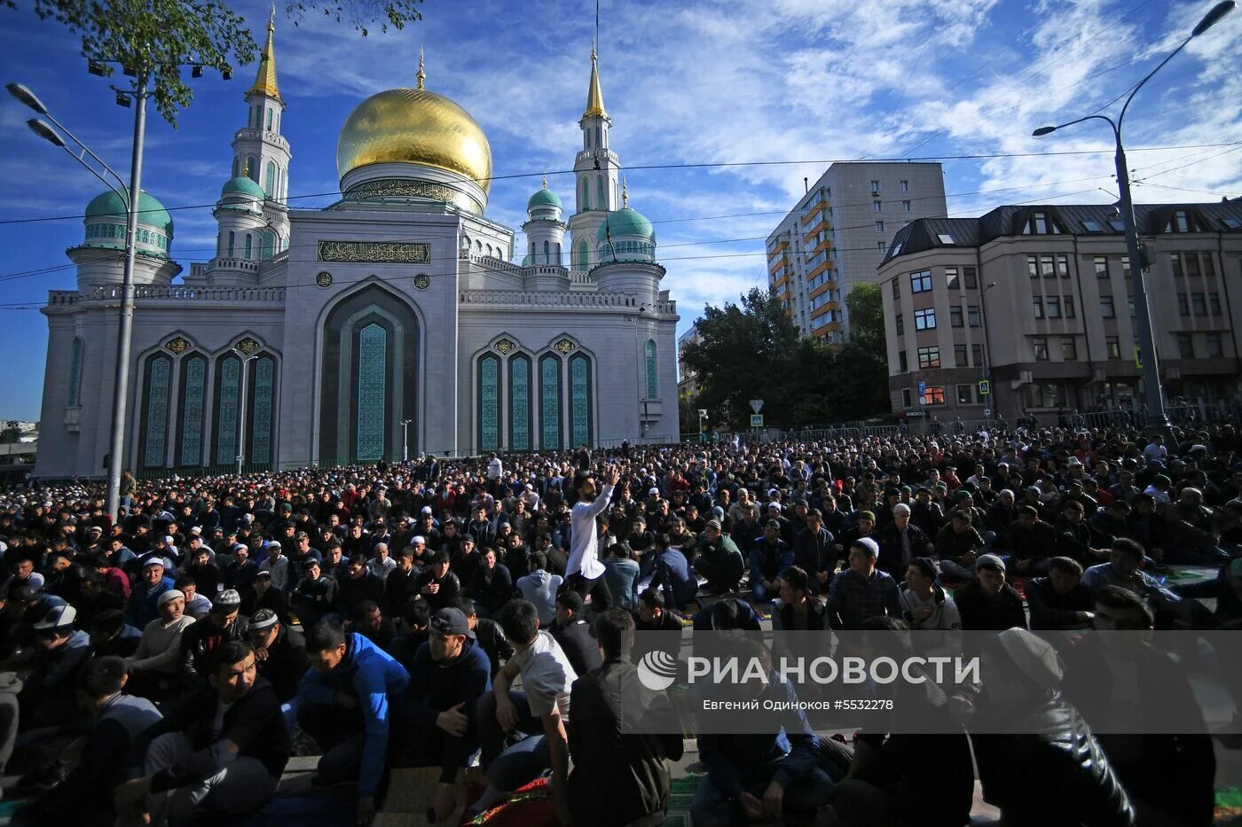 Ураза байрам время молитвы. Куйбаран байран на проспекте мина.