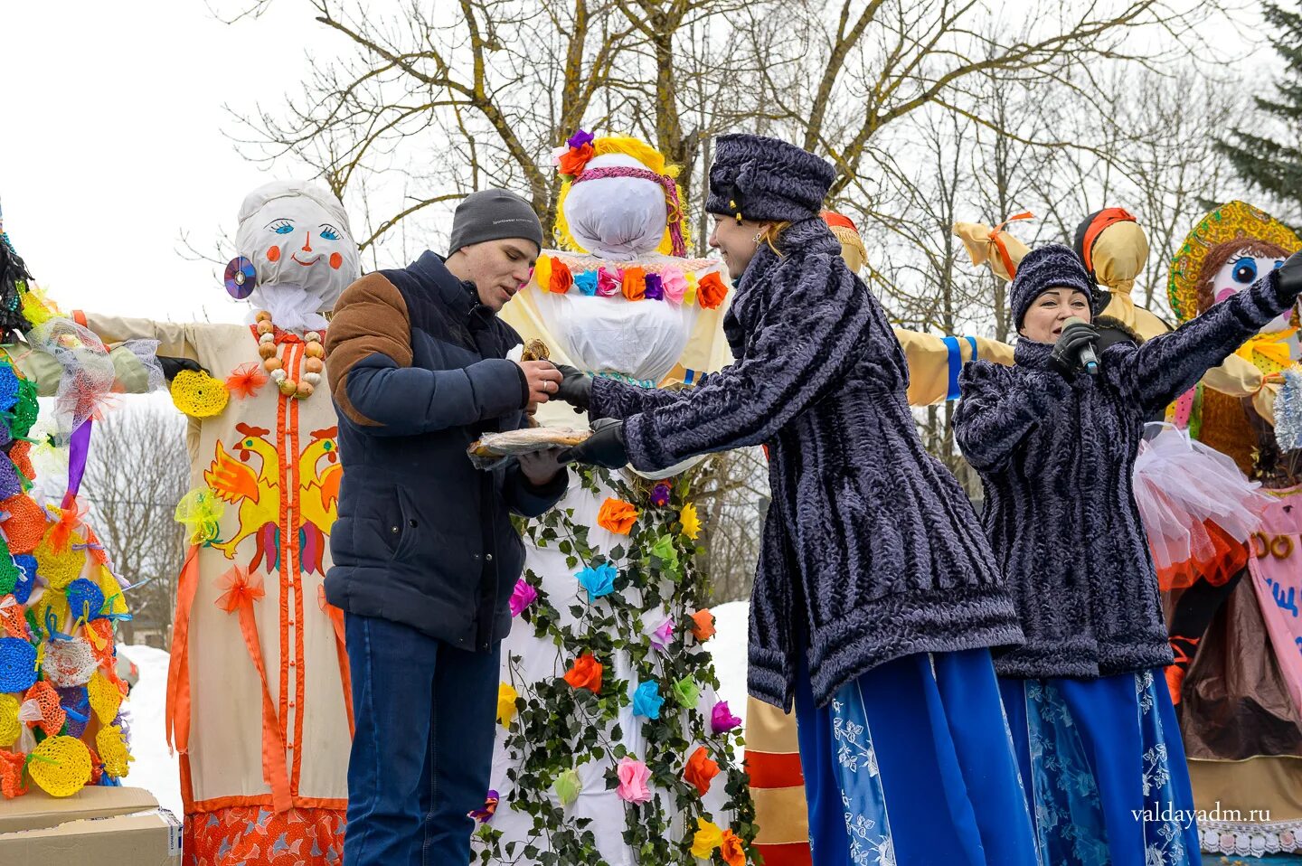 Праздник Масленица. Празднование Масленицы. Массовые гуляния на Масленицу. Масленица атрибуты праздника. Сценарий к масленице на улице