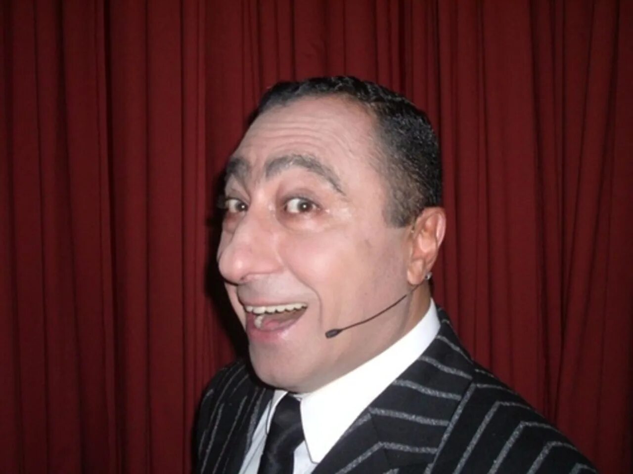 Новые армяне квн состав 1999. Юрмала армян. Карен аванесян смеяться разрешается. Карен оганесян юморист. Армяне юрмала.