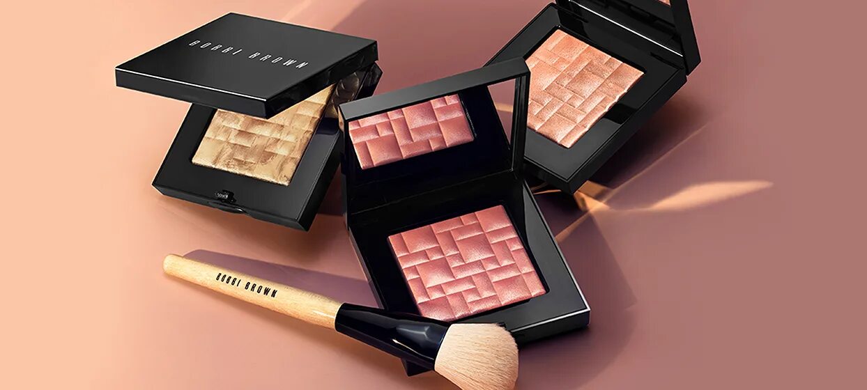 Brown косметика. Бобби Браун косметика. Уходовая косметика Bobbi Brown. Bobbi Brown Cosmetics коробка. Бобби Браун косметика реклама.