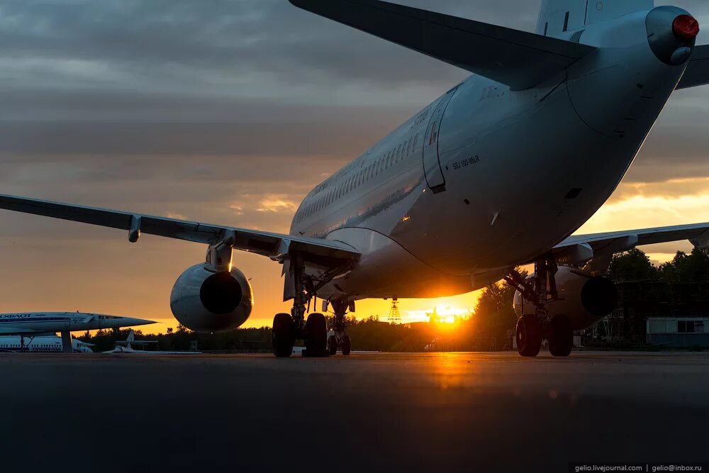 ту-154 пассажирский самолёт. самолет га. фото самолёта ан-148-100. самолеты гражданской авиации. российский пассажирский самолет суперджет.