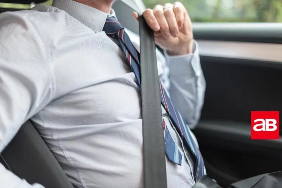 Ремень безопасности. Пристегнутый ремень безопасности. Пристегнутый ремень безопасности. Со застегнутым. Непристёгнутый ремень безопасности.