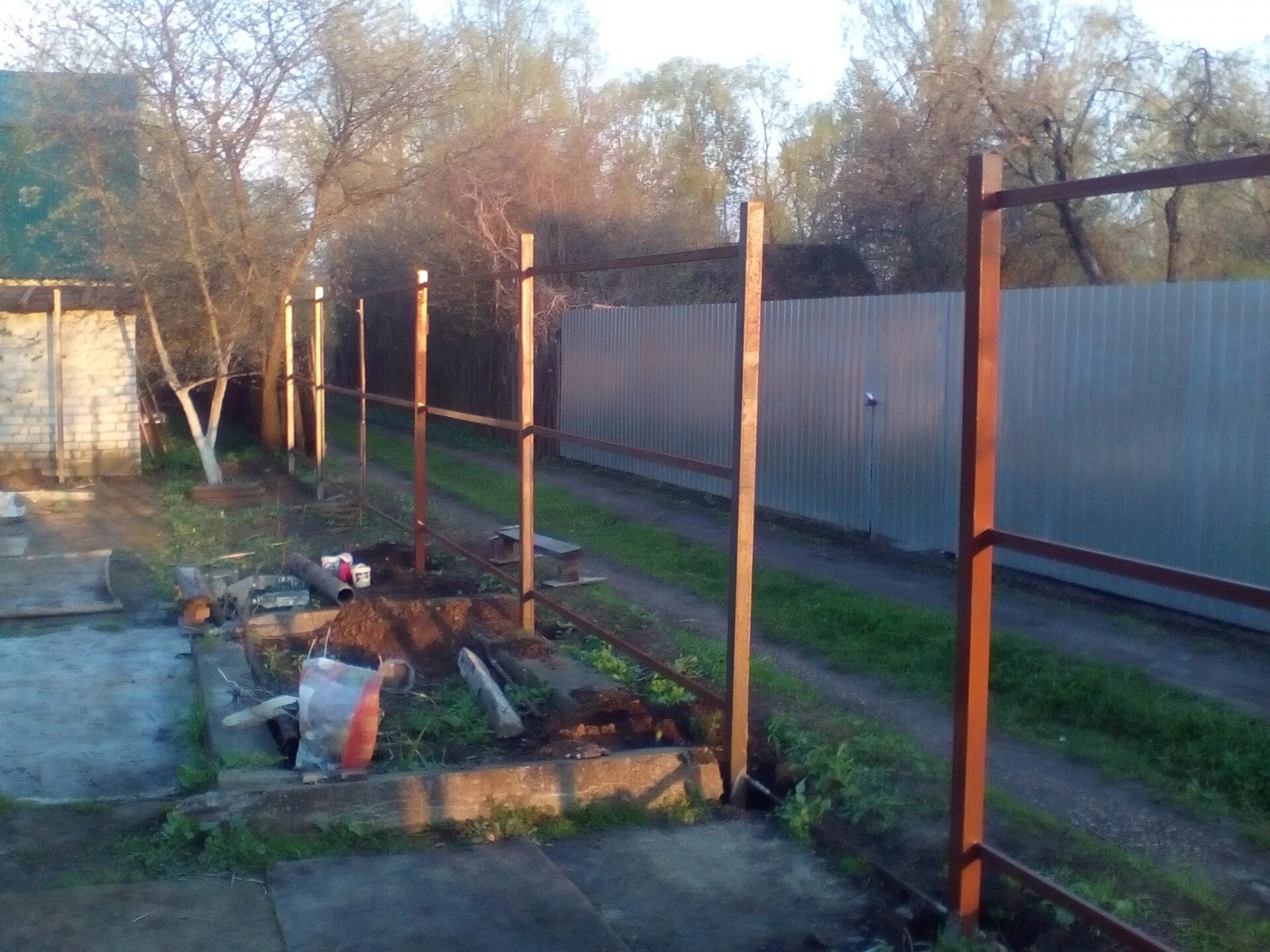 Забор газы. Ограждение газопровода. Ограждение грпш калитка. Забор газы. Ограждение газа.