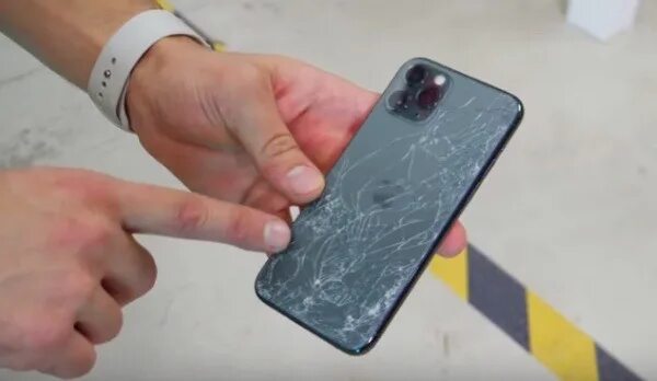 Разбитый экран. Замена стекла infinix. Замена стекла infinix. Стекло на камеру самсунг. Разбитый сяоми 11 лайт.