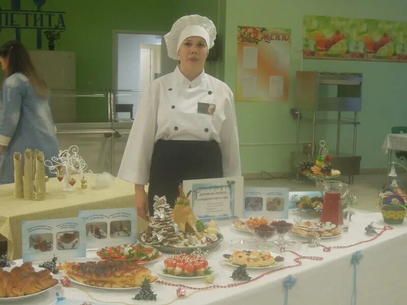 Конкурс поваров детского питания. Конкурс поваров в уфе. конкурс поваров между детскими садами. стол повара в детском саду.