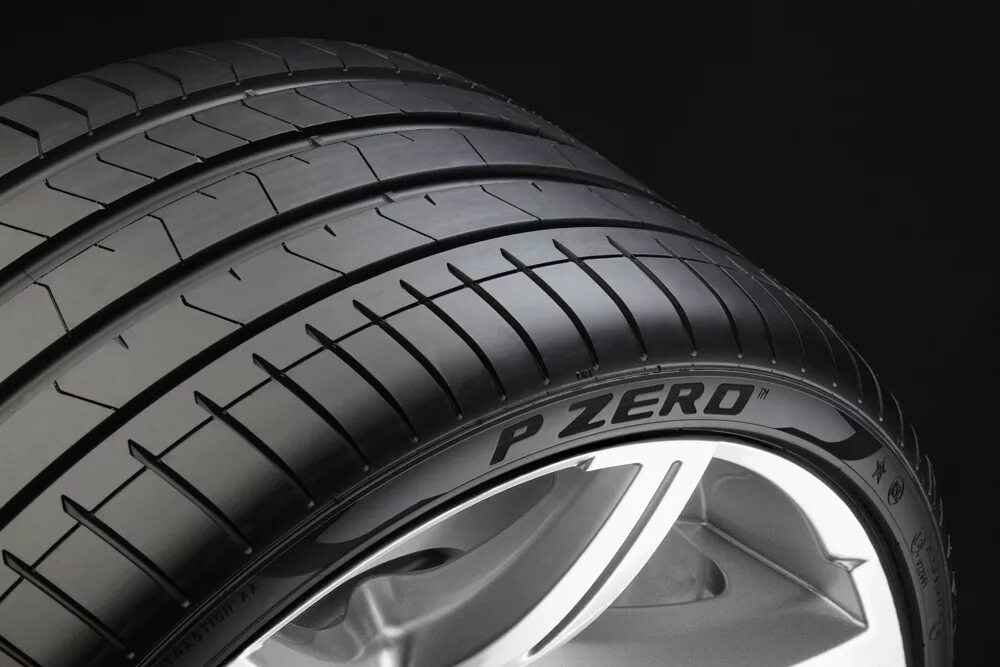 Шины пирелли летние какие лучше. Pirelli 245/40 r19. Pirelli PZERO 245/35 r20. Pirelli p Zero 245/40 r19. Шины Пирелли летние 245 40 20.