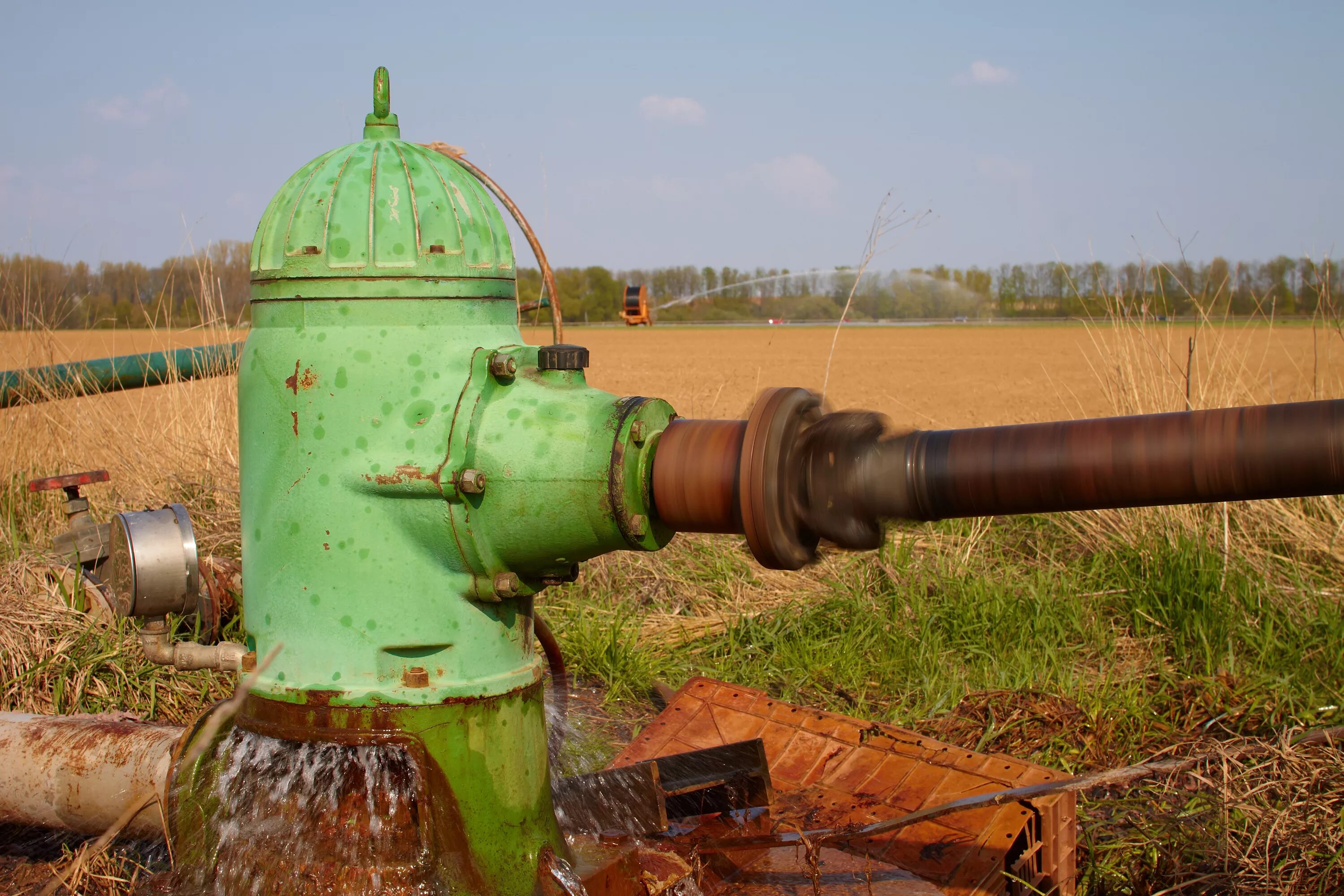 Береговые насосы. Irrigation Pump. Орошение нефти это.