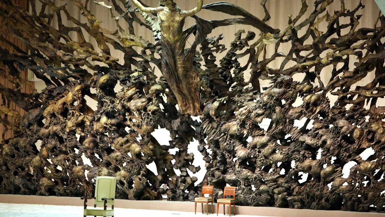 конференц зал папы римского в ватикане. ватикан зал аудиенций. конференц зал папы в ватикане. конференц зал папы римского в ватикане змея. здание папы римского в виде змеи.