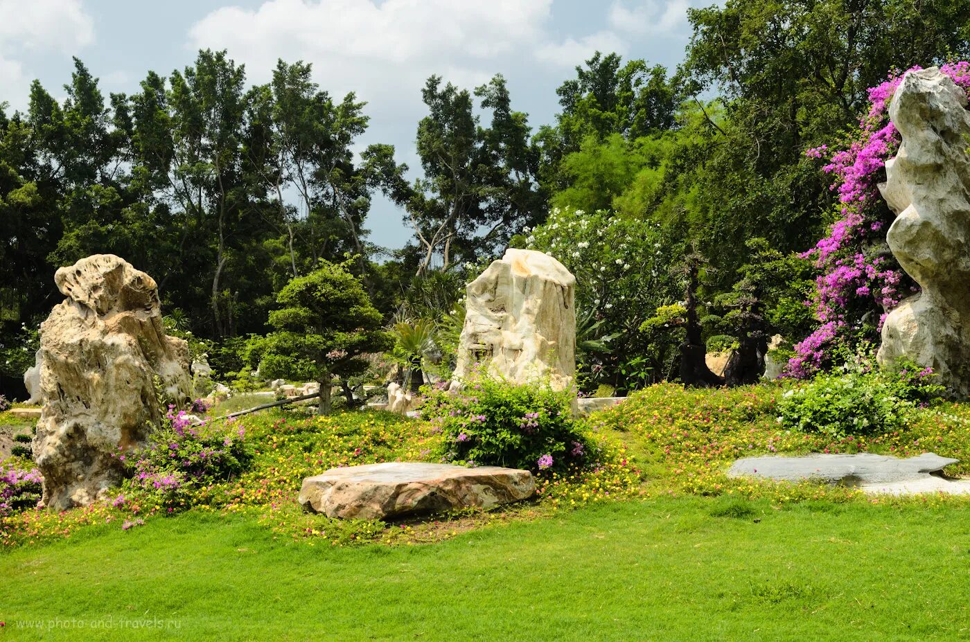 Stone park. Парк миллионолетних камней. Парк камней Паттайя. Сад камней Паттайя. Сад миллионных камней Паттайя.