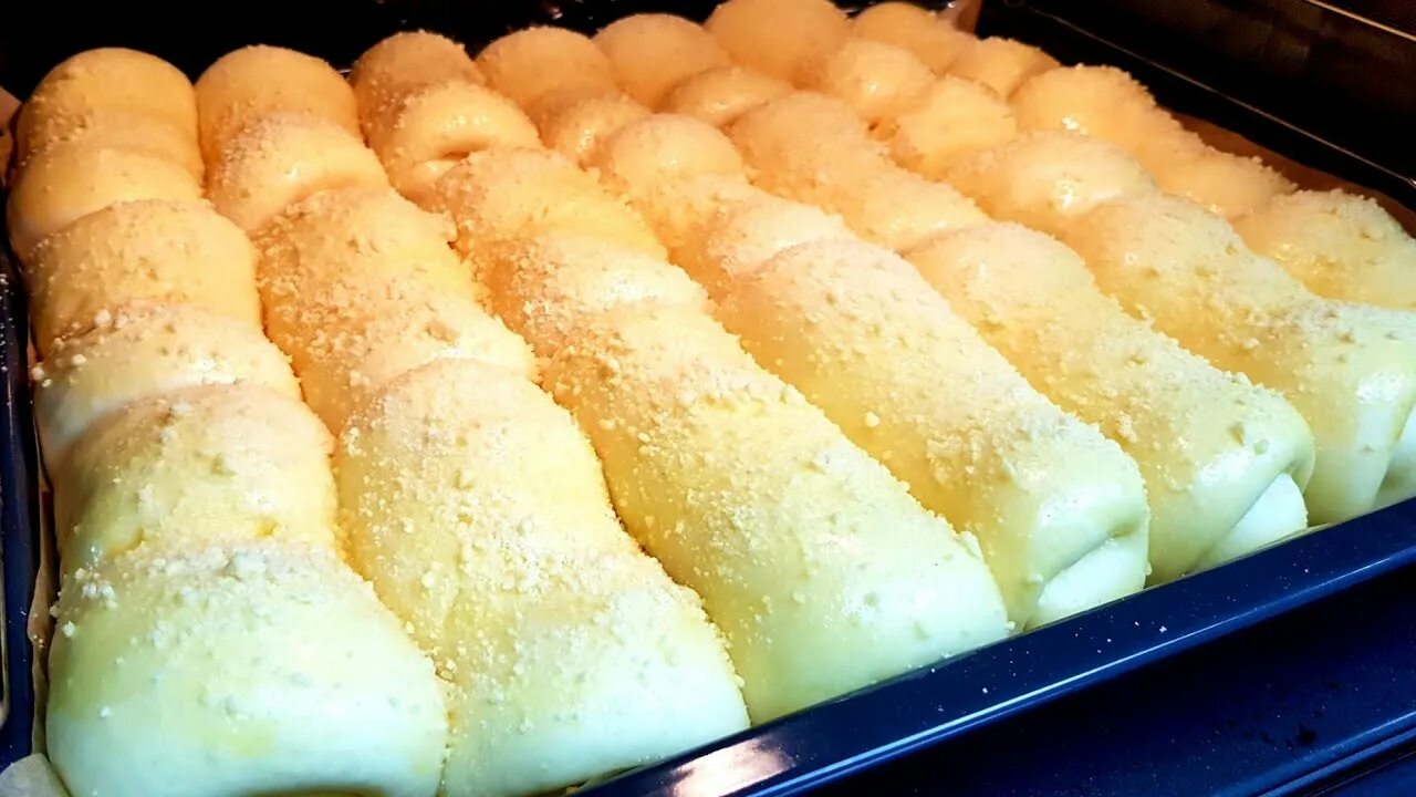 Пышные булочки с творогом. Пуховые булочки. Булочки как пух. Булочка с посыпкой. Пирожки с лебедой.