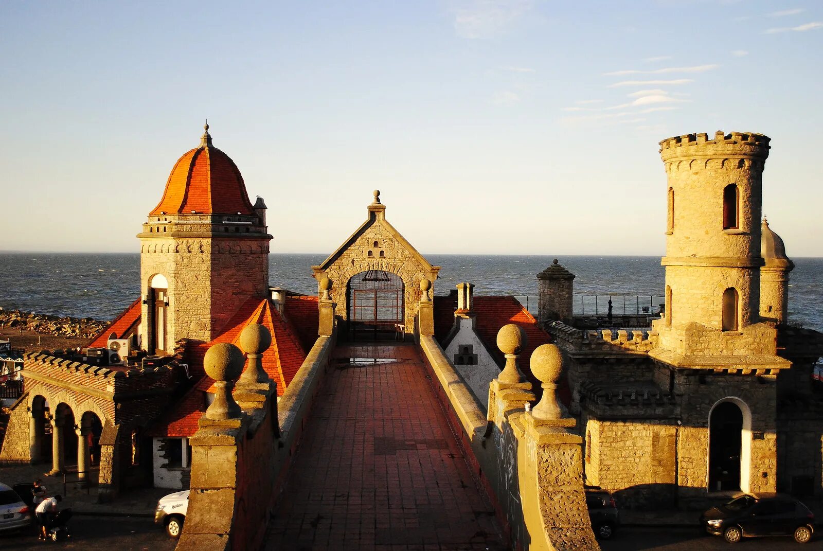 Аббасиа ди кьяравалле ломбардия италия фото. Ирландия кельты древние памятники. Башенный комплекс хяни в ингушетии. Башня милохин. Башни эгикал ингушетия.