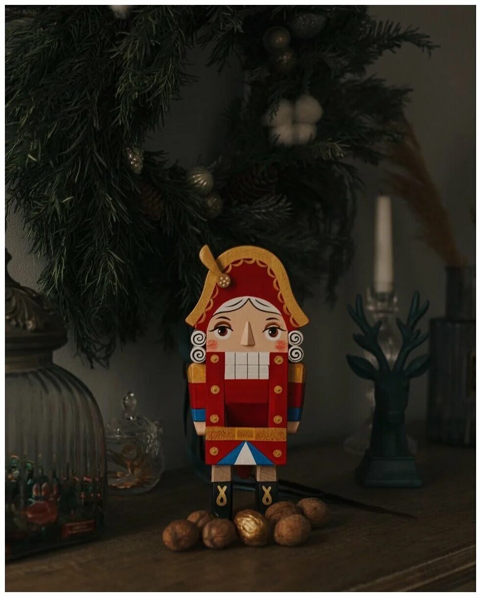 характер щелкунчика. подвижная игрушка щелкунчик 4 класс технология. внеклассное чтение. расписные щелкунчики из дерева. новогодний декор "щелкунчик".